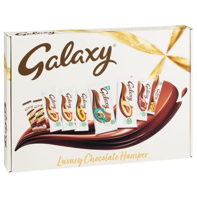 Luxury Chocolate Hamper 619g - This Luxury Hamper Includes A Selection Of Your Favourite Chocolate, From Hot Chocolate, Smooth, Caramel, Mint, Cookie Crumble And Ripple!