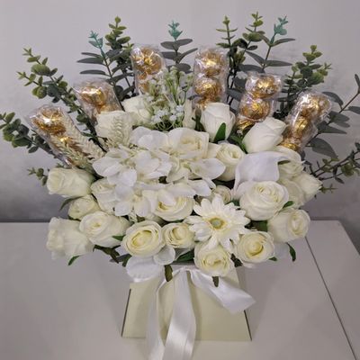 Chocolate Bouquet Cream1 Silk Flowers Gift Hamper