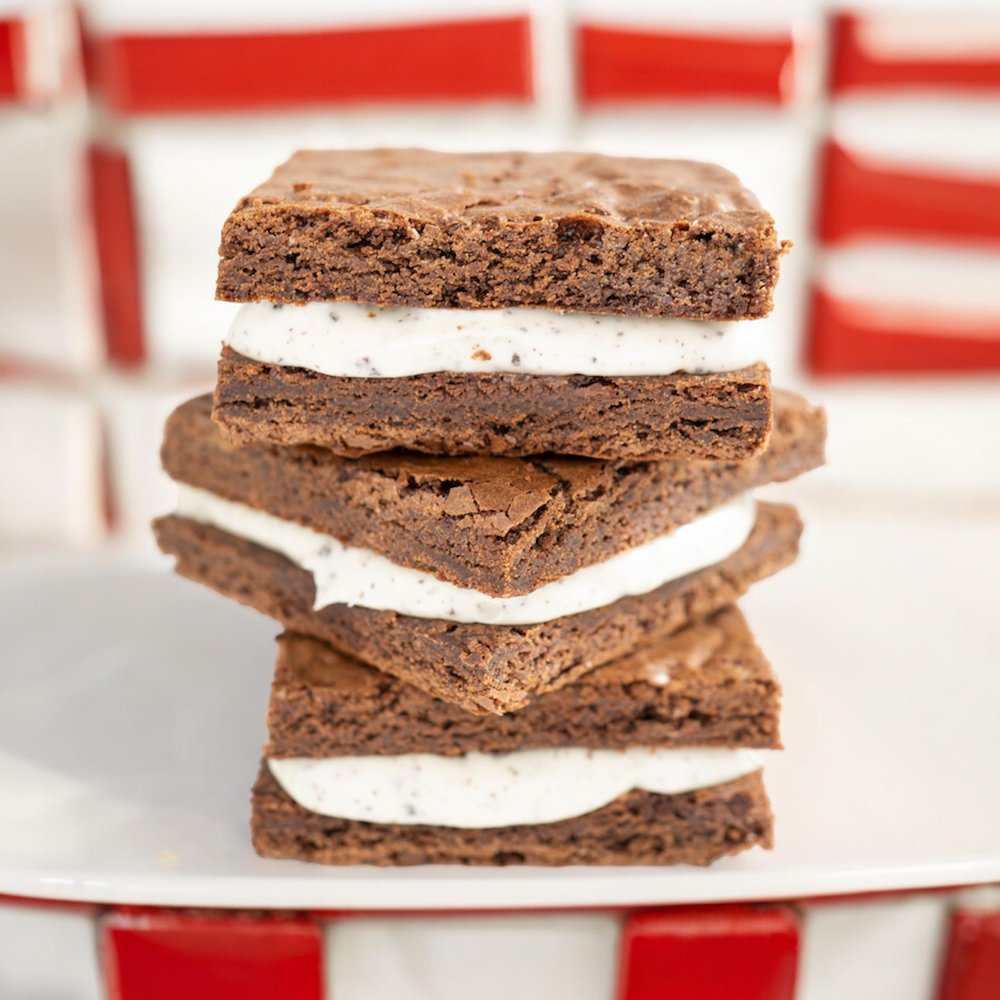 Eat Brownie - Premium Fudge & Gooey Stuffed Chocolate Brownies (Box of 6) | Best Brownies in UK | Cookies & Cream Flavour | Handmade Brownie Gift | Free UK Delivery & Personalized Gift Card