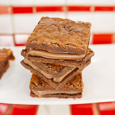 Eat Brownie - Premium Fudge & Gooey Stuffed Chocolate Brownies (Box of 6) | Best Brownies in UK | Handmade Brownie Gift | Free UK Delivery & Personalized Gift Card (Milk Chocolate)