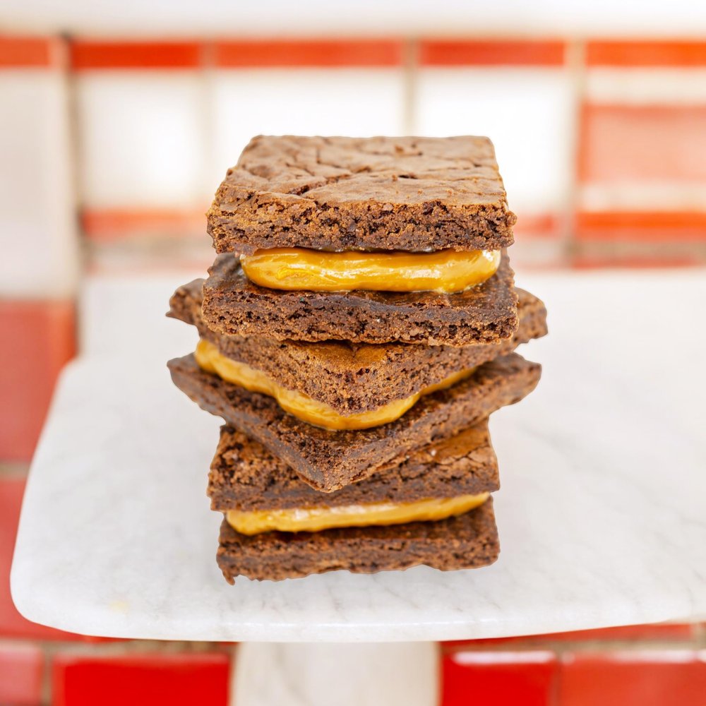 Eat Brownie - Premium Fudge & Gooey Stuffed Chocolate Brownies (Box of 6) | Best Brownies in UK | Handmade Brownie Gift | Free UK Delivery & Personalized Gift Card (Dulce de Leche)