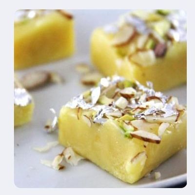 Festival Special Premium (Khoya Barfi 500g) Delicious Indian Traditional Sweets To Sweeten Up Your Celebration Best Gift For All Occasions Rakhi,Marriage,Diwali,Holi