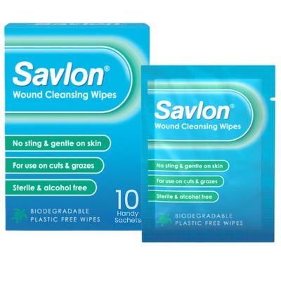 Savlon Wound Cleansing Wipes, Alcohol Free, Cleaning Wipes for Wounds, Pack of 10 Wipes, Gentle, for Cuts and Grazes, Sterile, Alcohol Free, Biodegradable Plastic Free Wipes