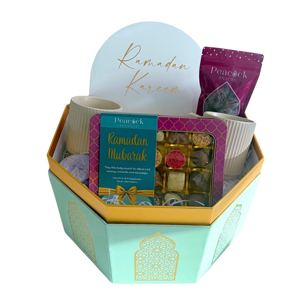 Peacock Supplies Ramadan Large Hamper Gift Box | Tasty Treats & Luxury Essentials | Contains Countdown Calendar, Chocolates, Lantern-Design Mugs, Scented Candle & Candle Plaque Display