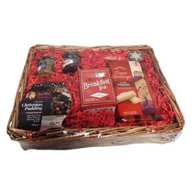 British De lights Gift Hamper Assorted Festive Pack with Shortbread, English Tea, Christmas Pudding, and Jams Ideal for Festive Gifts