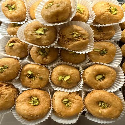 Lily's Indian Vegetarian Cuisine Present Traditional Balushahi with Pistachio nuts in multipieces (6 piece)