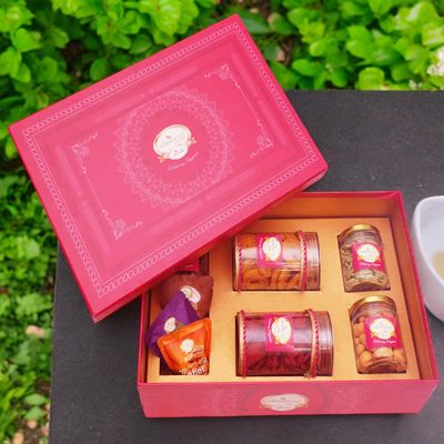 Ghasitaram Gifts Jaiccha Big Pink Hamper Box of Sweets / Bites, Namkeen and Dryfruit- Phb-1|Diwali,Holi,Rakhi,Valentine,Christmas,Birthday,Anniversary,Her,Him|