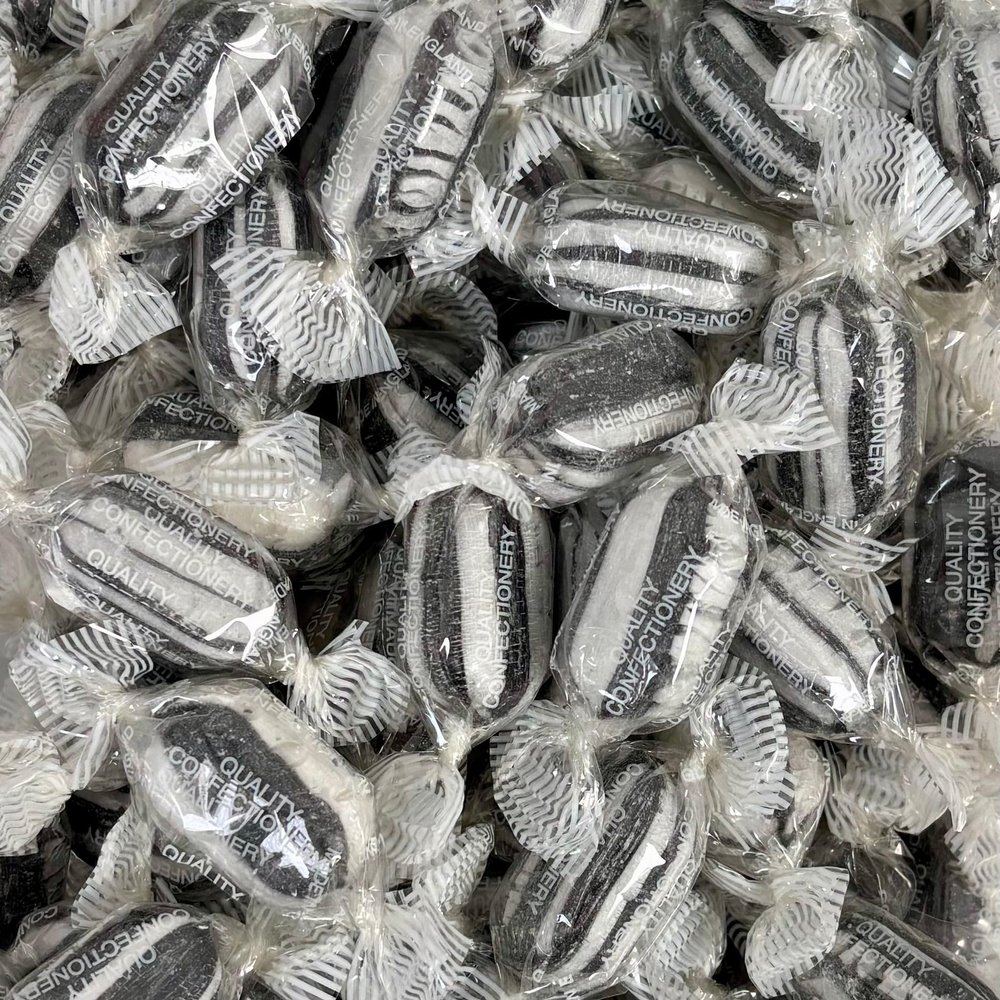 Black & White Mints (Wrapped) 700g Re-Sealable Pouch by The Gourmet Sweet Company