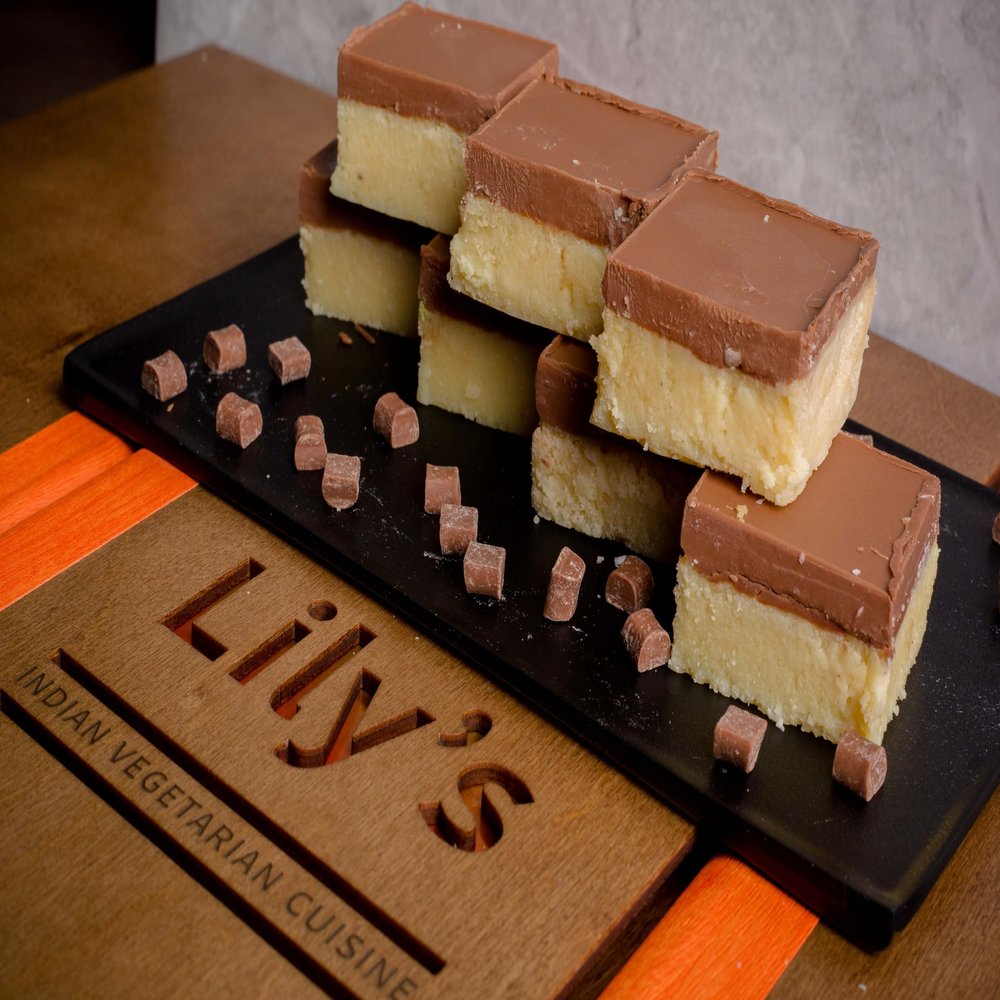 Chocolate Barfi Rich & Creamy Indian Sweet Made with Milk Powder & Milk Chocolate Fudge-Style Mithai Treat (6 Piece)