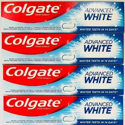4 Pack Bundle - Colgate Advanced White Fluoride Toothpaste (100ml x 4) | Whiter Teeth in 14 Days | Micro-Cleansing Crystals | Clinically Proven | Protects Against Surface Stains