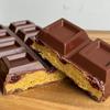 Giuliana Pimenta | Ultimate Set 24-Piece Chocolate Box, 1kg Pistachio & Raspberry Bar, and 12 Honey Cake Bites view 4