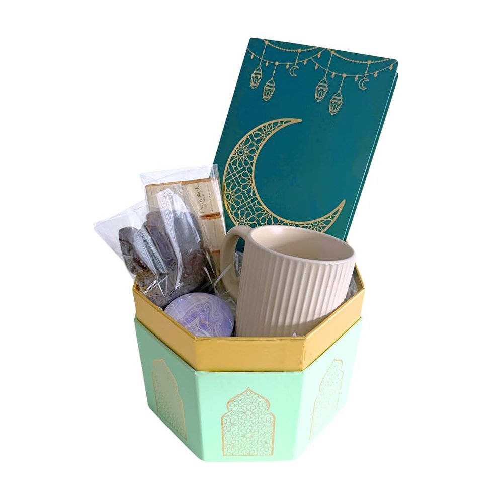 Peacock Supplies Ramadan Treat Box Gift Hamper | Tasty Treats & Luxury Essentials | Contains Tasty Chocolates, Lantern-Design Mugs, Scented Candle & Sweet, Juicy Ajwa Dates