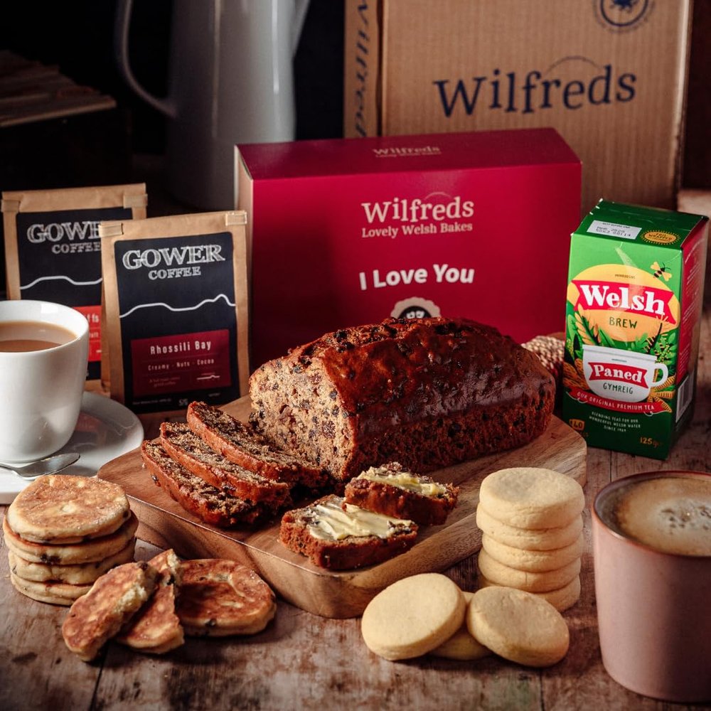 Wilfreds Welsh Afternoon Tea Hamper Thank You & Birthday Gift Box with Bara Brith, Welsh Cakes, Shortbread, Tea & Coffee Traditional Food Hamper for Women & Men (I Love You Sleeve)