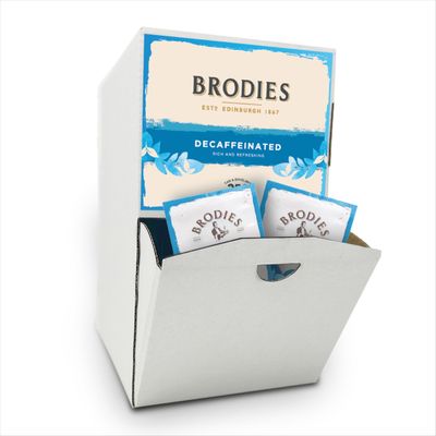Brodies decaffeinated tea Tag and Envelope - 1 Dispenser box of 250 tea bags - Black tea with a mellow and refreshing taste, decaffeinated in the natural way