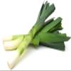 Swathi Fresh Leeks Tender and Crisp Long White Stems with Green Leaves Perfect for Soups, Salads and Stir-Fries Approx 800g view 1