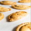 Cornish Hampers & Gifts 8x Traditional Medium (283g) Gourmet Cornish Steak Pasties Gift Hamper Set Elegant Packaging. view 3