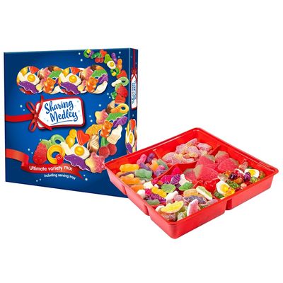 Sharing Medley Ultimate Variety Mix Gift Box Including Serving Tray 480g - All Variety Flavors in One Box - hri