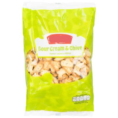 Sour Cream & Chive Flavoured Savoury Nibbles, Vegan Bite-Sized Crackers, 200g Pack, Light and Crispy Texture, Resealable Bag