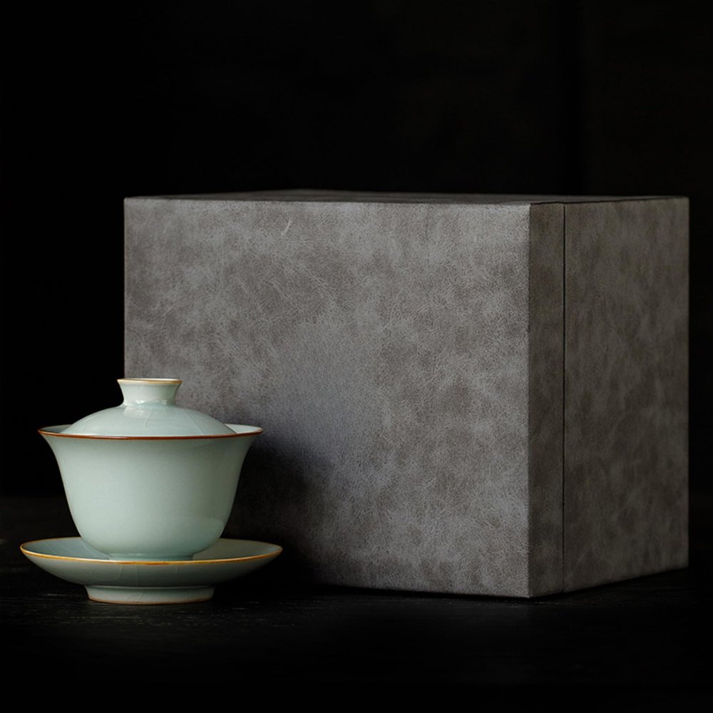 LEEDJUINE Ruyao Ceramic Sky Blue Gaiwan with Gift Box, 140ml 4.8oz, Heat resistant Cracked Glaze Kung Fu Tea Set