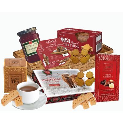 Festive Christmas Food Hamper In Open Bamboo Tray - With Brandy Christmas Pudding, Shortbread, Jam, Tea & Chocolate Pralines Luxury Sharing Gift for Couples, Mum, Wife or Birthdays