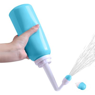 Perineal Bottle for Postpartum Care, 500ml Portable Handheld Upside Down Peri Bottles with Cover, Postpartum Essentials for New Moms Perineal Recovery & Cleaning, Sky-Blue, Figrchen