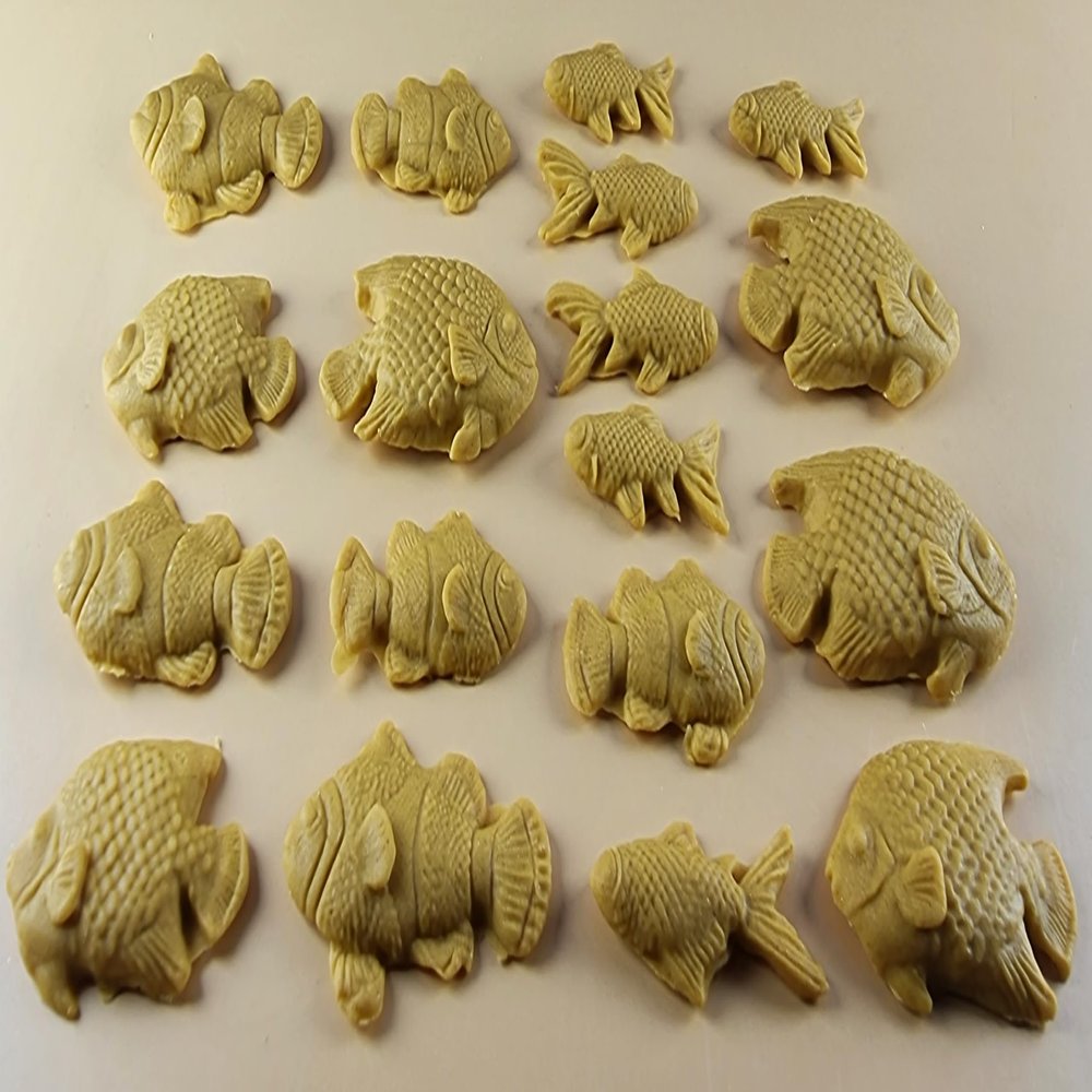 18 x Edible 3D 40mm Fish Set, icing toppers, cake cupcakes decorations T073 (Honey Gold)