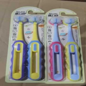8 Pieces of Three-Sided Soft-Brist Toothbrushes with Non-Slip Handles, 360 Gentle Cleaning, Suitable for Children Aged 3-12.