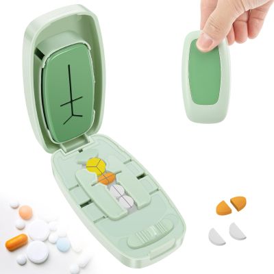 Portable Pill Cutter, Adjustable 1/2 1/3 1/4 Pill Cutter and Splitter for Multiple Tablet Taker Household Gadget Accurate Centering Alignment Device (Green or White)(Green)