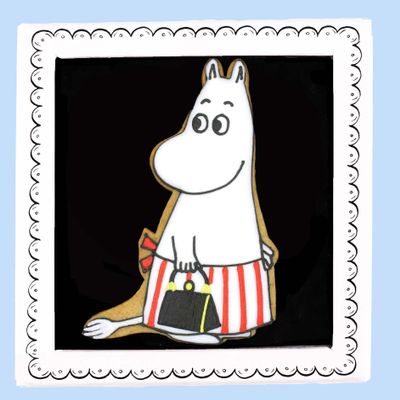 Biscuiteers Moominmamma Letterbox Biscuit