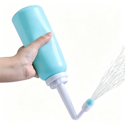 Perineal Bottle for Postpartum Care, 500ml Portable Handheld Upside Down Peri Bottles with Cover,Postpartum Essentials for New Moms Perineal Recovery and Cleaning (Blue)