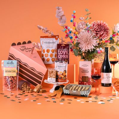 A Slice of Paradise Birthday Gift Hamper Cake Slice Shaped Box with Joe & Seph's Popcorn, Mochi Bites & Choice of Drink Birthday Gift Set, Award Winning Red Wine
