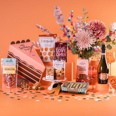 A Slice of Paradise Birthday Gift Hamper Cake Slice Shaped Box with Joe & Seph's Popcorn, Mochi Bites & Choice of Drink Birthday Gift Set, Award Winning Prosecco