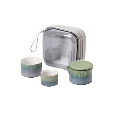 Ceramic tea sets traveling thousands of miles away are fresh and exquisite-green